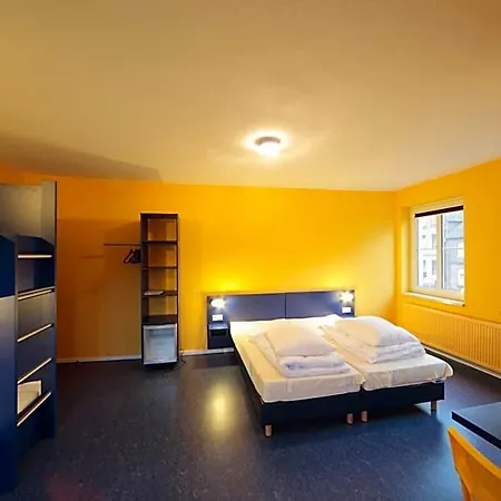 Bed'nbudget Expo-hostel Hotel *